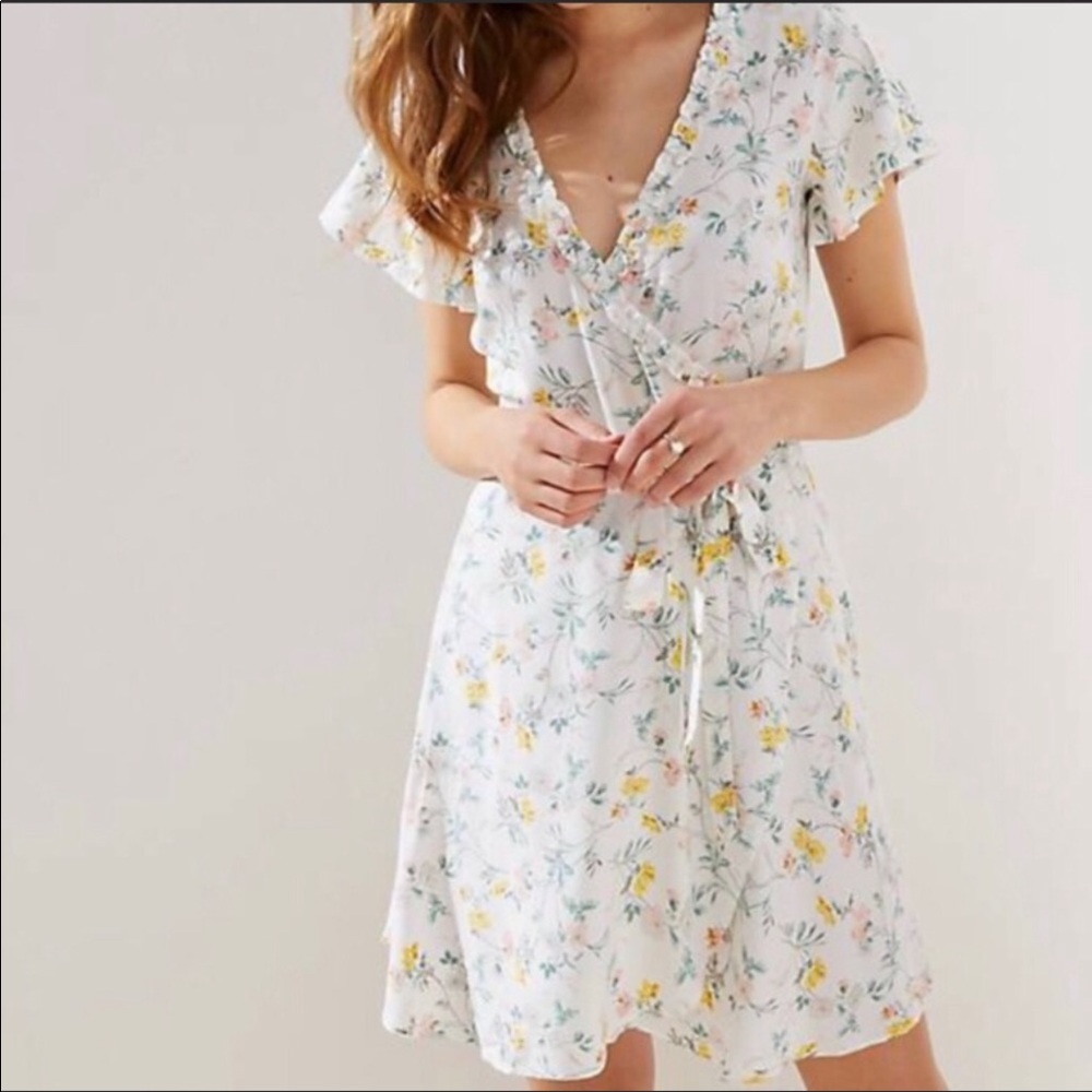 NWT LOFT Tossed Garden Floral Ruffle Wrap Dress 6